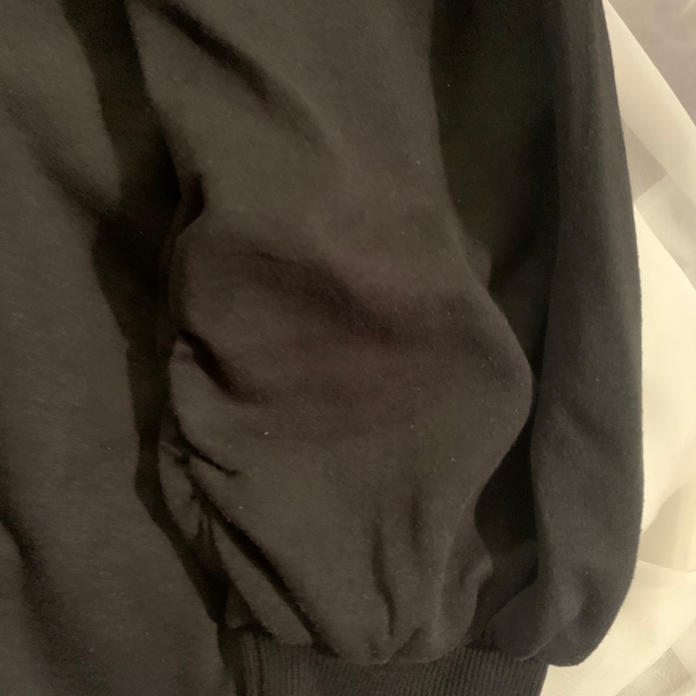 Black Sweater 2x - Picture 2 of 3
